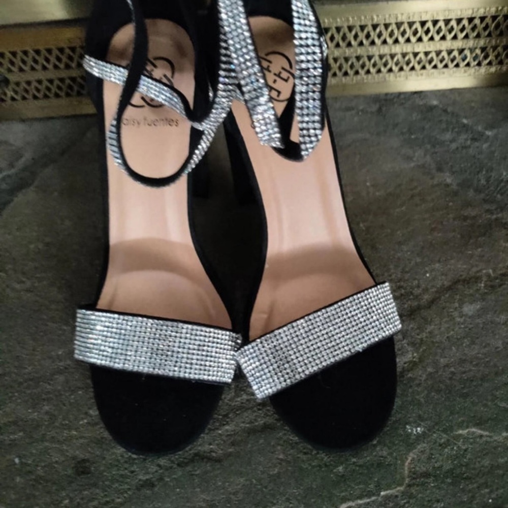 Daisy Fuentes Black Heels with Silver Accents